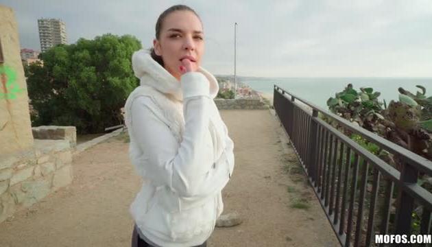 Fitness Babe Loves Public Sex