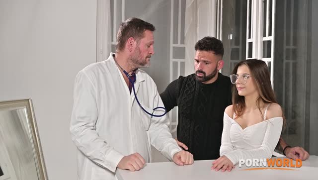 Gorgeous Sex Addict Miami Gets Fucked DP Style During Therapy