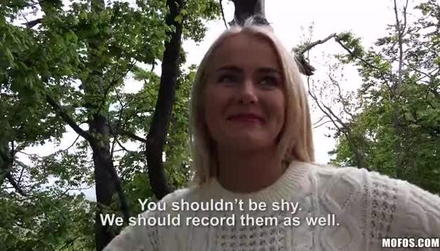Blonde Hottie Fucks Outdoors