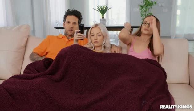 UnderCOVER Blowjob