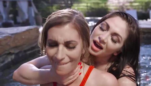 VIP anal with Lea Lexis and Moka Mora