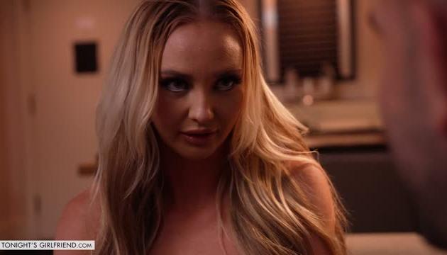 Porn Star Paisley Porter loves getting fucked roughly by fan