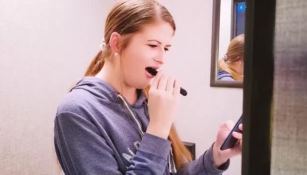 Stepsister uses my dick to improve her deepthroating skills for her boyfriend