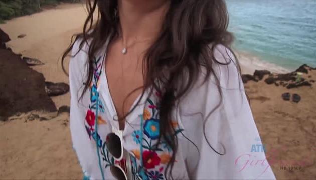 Hawaii 111 656 Scene 1