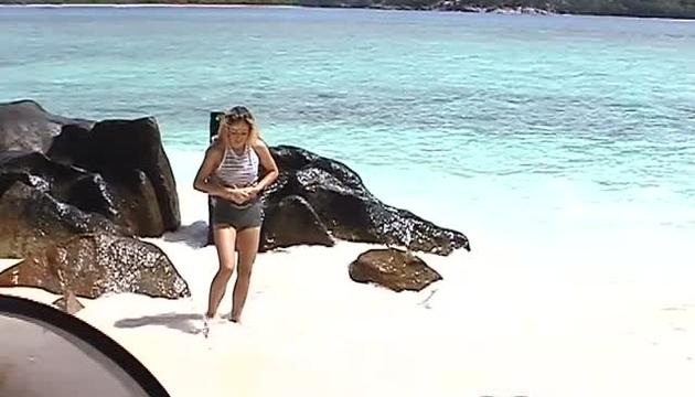MARUSHKA BTS BEACH 3