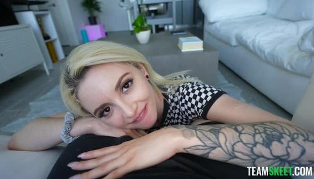Comfy With Lola