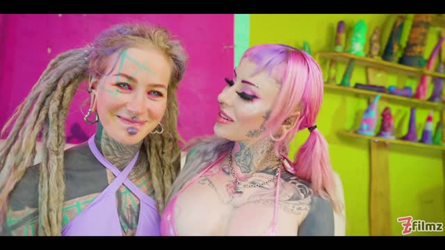 Anuskatzz and Kellie Panther Cum