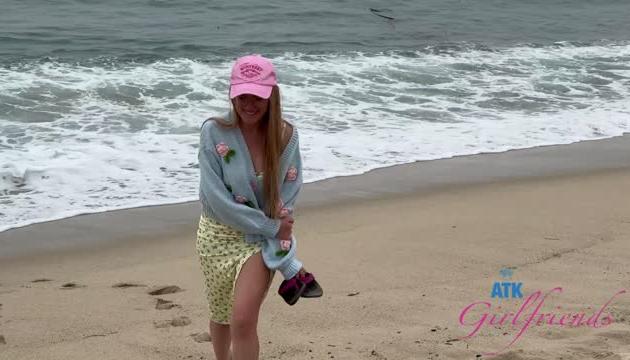 Riley Rose BTS