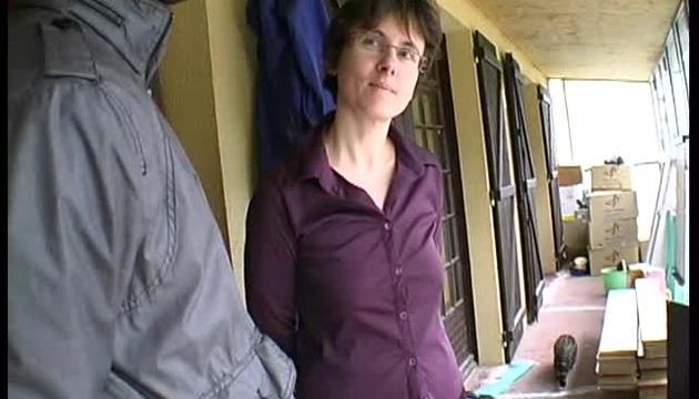 On va chez une mÃ¨re au foyer en campagne car elle veut se faire dÃ©foncer le cul!