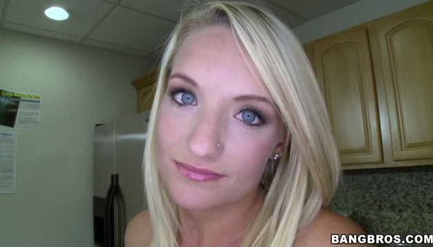 Blondie Sucks Good Dick!