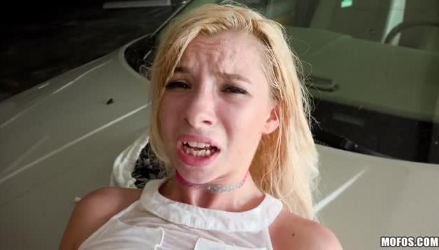 Spinner Sucks Cock for Fame