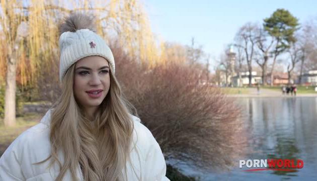 Cock Hungry Slut Sladyen Skaya Hooks Up With Local Artist For No Strings Sex