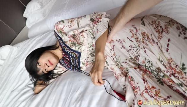 Maid Fucking White Guy On Day Off
