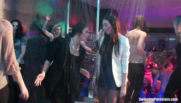 Making Fuck Buddies In The Club Part 3 Shower Cam