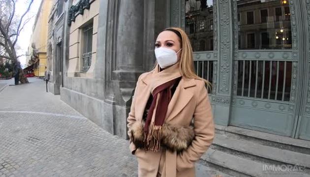 Elegant Dominno Gets Picked Up And Is Eager To Fuck
