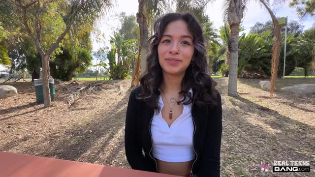Luxe La Fox Gets A Teen Creampie