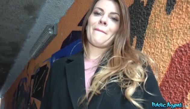 Russian shaven pussy fucked for cash