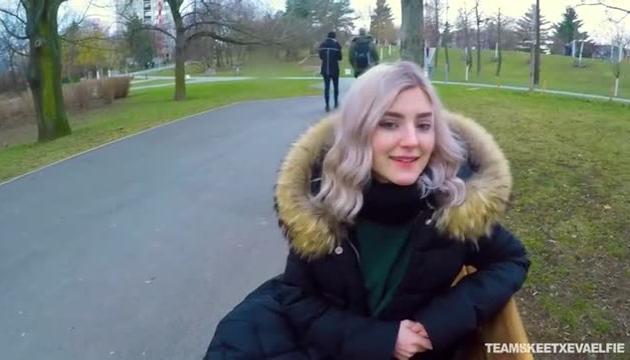 I Gave A Fan Blowjob In Public