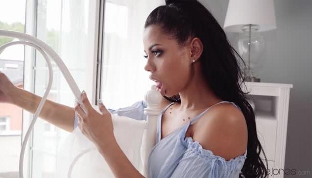 Big booty Latina makes cock throb