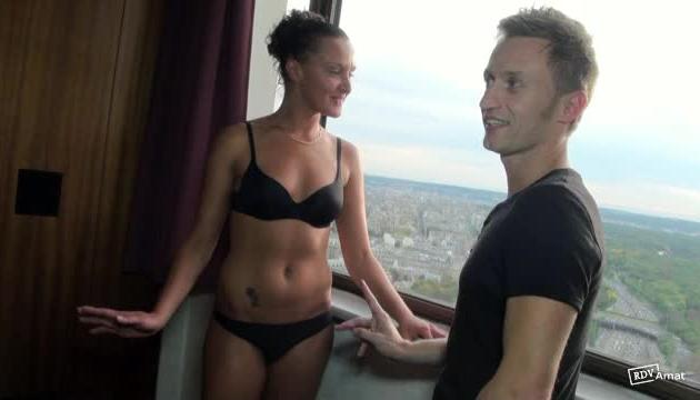 Surprise partie pour ChloÃ© doubleanale et douche de foutre au programme!