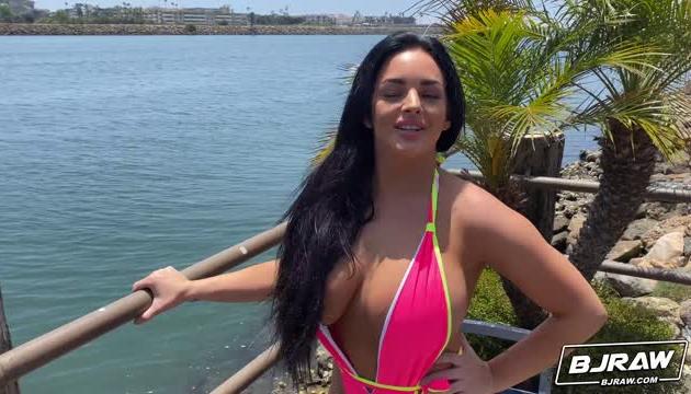 Jessica Lets It All Hang Out